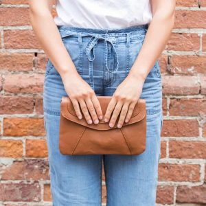 light brown clutch 2 free img 300x300 - صفحه اصلی